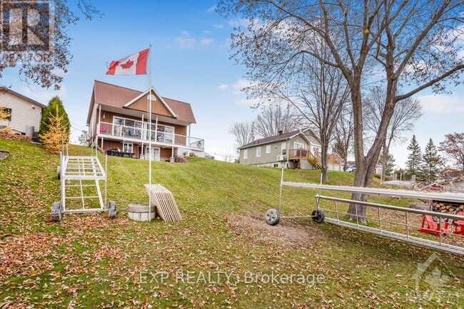 Building Photo - 101 Ladouceur St