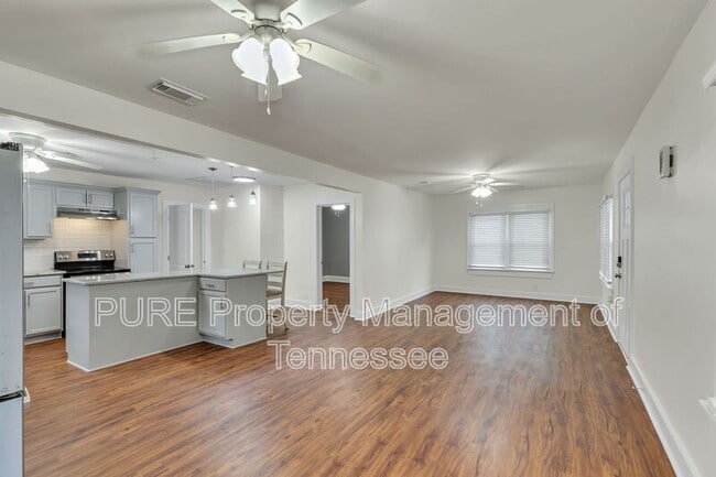 Foto del edificio - 205 Raymond St