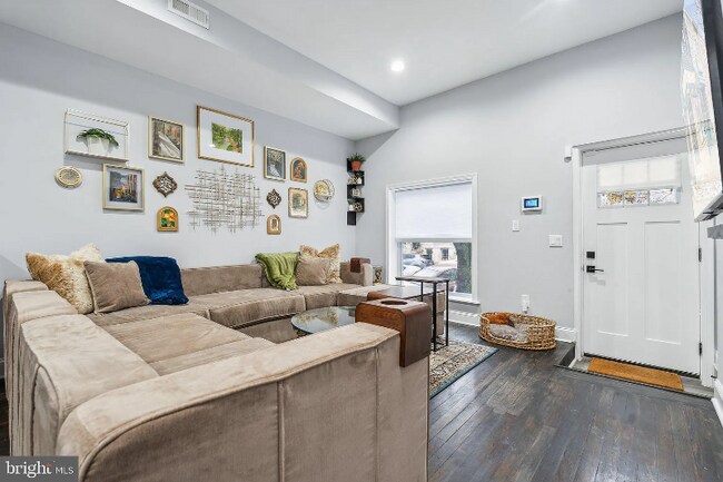 Foto del edificio - 407 N Lakewood Ave