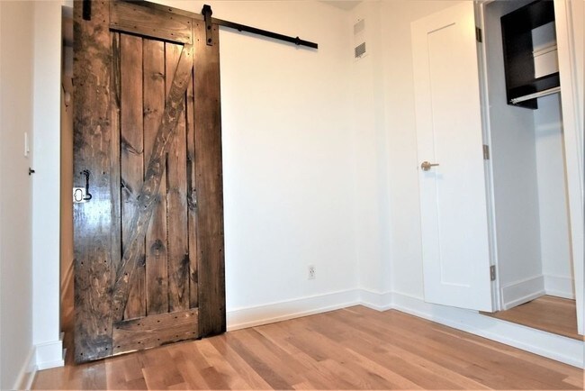Foto del edificio - 444 E 13th St