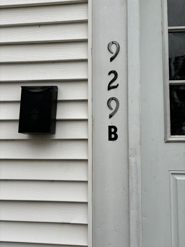 Foto del edificio - 929 Stanley Ave