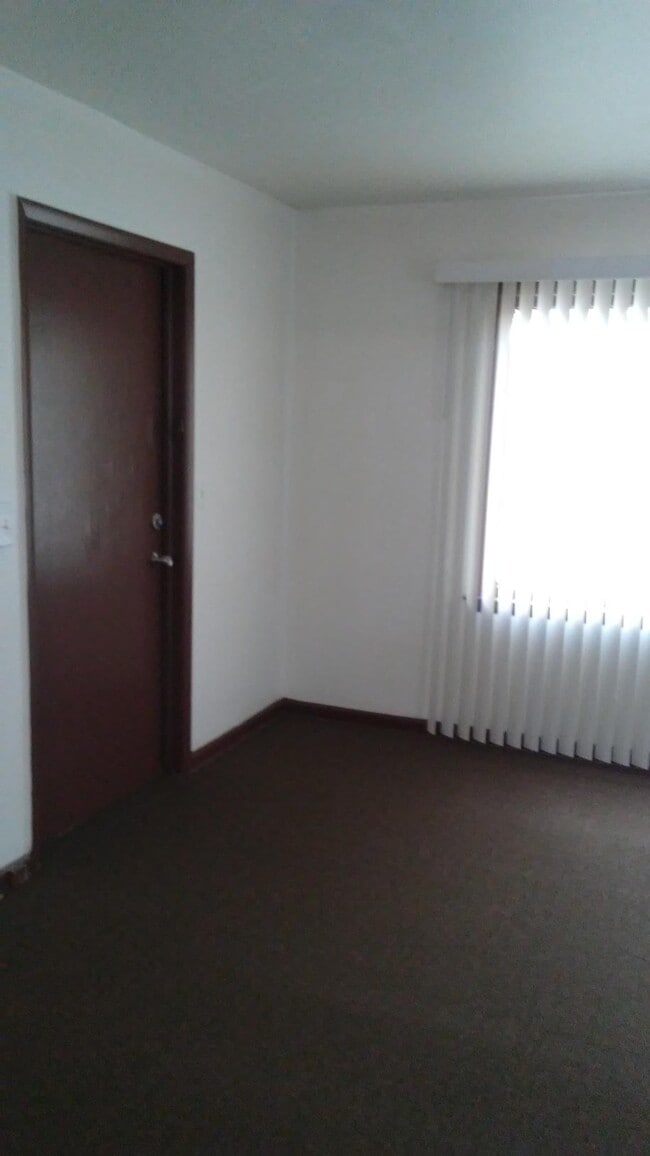 Building Photo - 4876 N 50th St