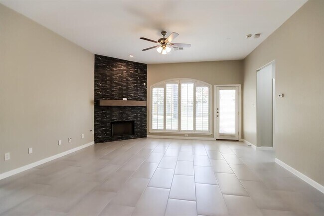 Foto del edificio - 174 Merryweather Pl