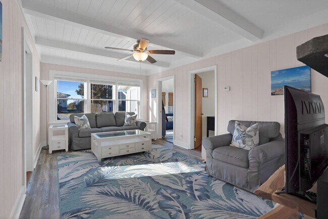 Foto del edificio - 415 Sound Ave