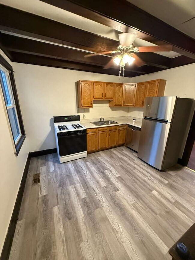 Foto del edificio - 390 N McKean St