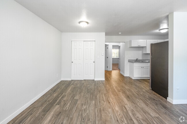 2BR, 1BA - 724SF - Living Room/Kitchen - La Madera Apartments