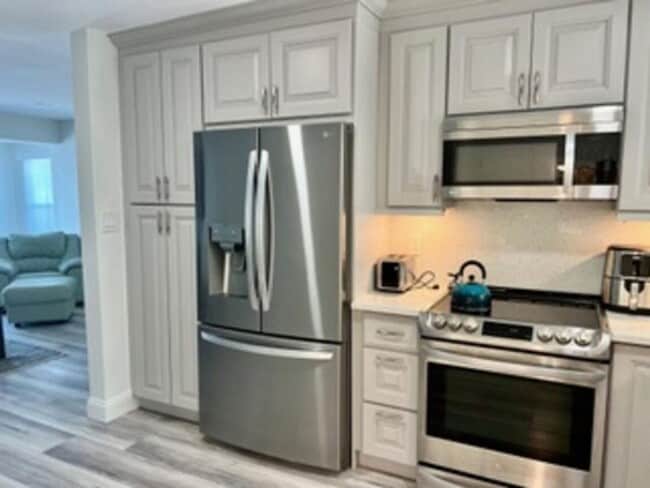 Foto del edificio - 200 NE 56th St