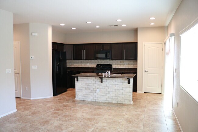 Kitchen - 10255 Danskin Dr