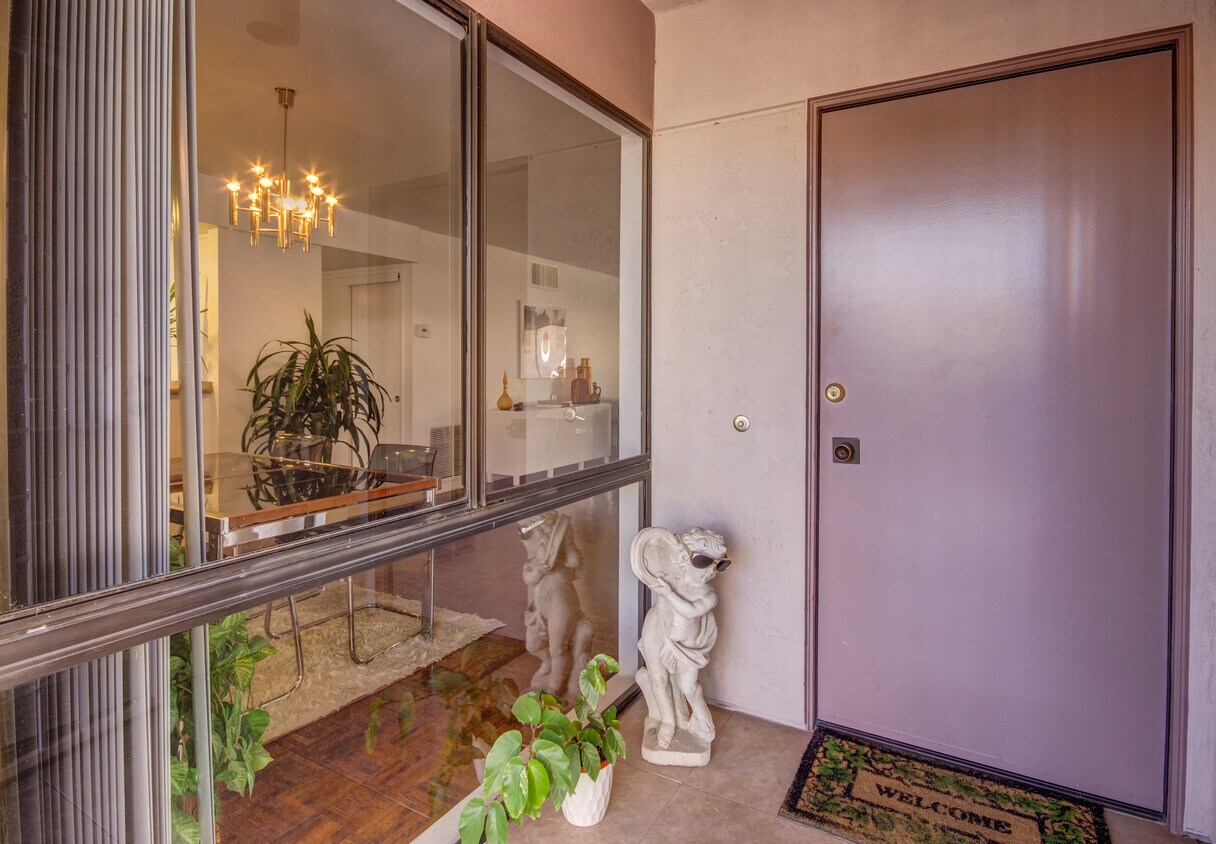 2696 S Sierra Madre, Palm Springs, CA 92264 Condo for Rent in Palm