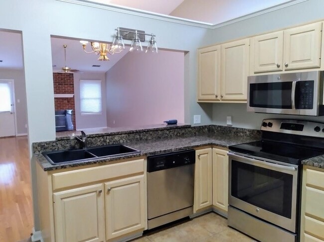 Building Photo - 2145 Fort Harrods Dr