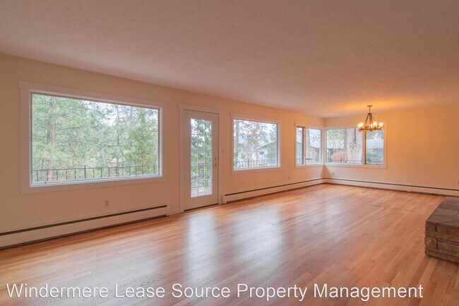 Building Photo - 4 br, 2 bath House - 111 S View Place