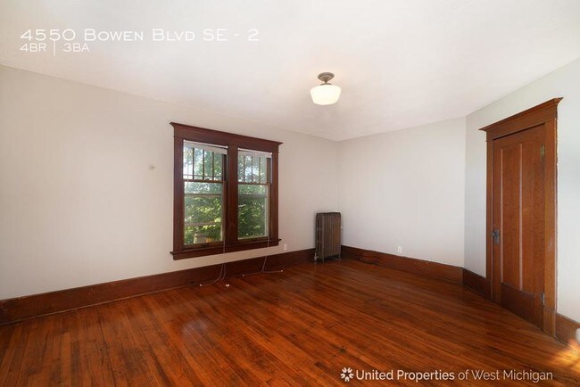 Foto del edificio - 4550 Bowen Blvd SE