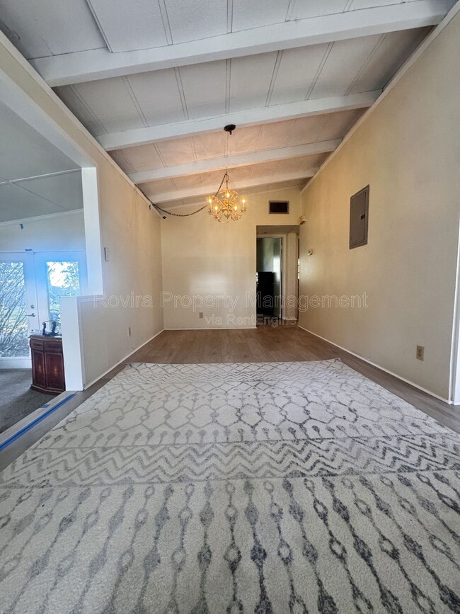 Foto del edificio - 627 E Warner St