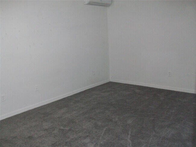 Building Photo - 511 Coconut Palm Way