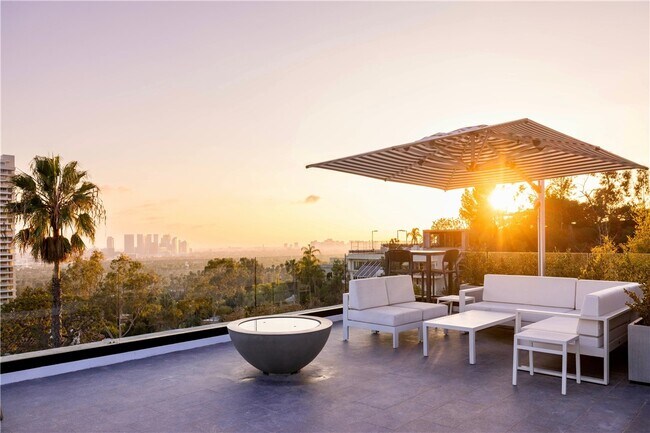 Foto del edificio - 9267 Cordell Dr