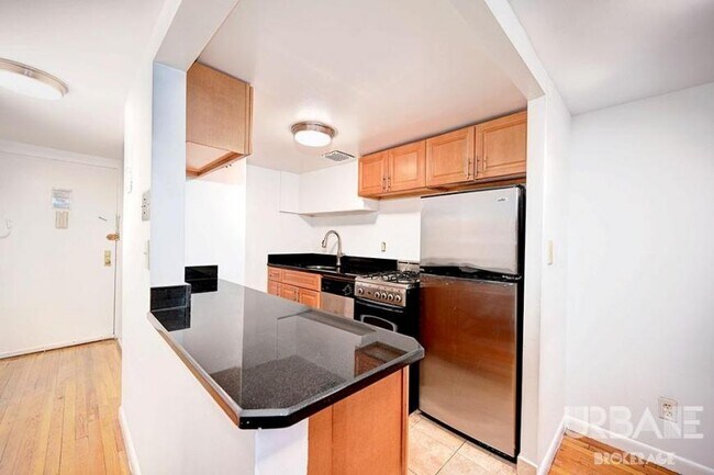 Building Photo - 1 bedroom in NEW YORK NY 10014