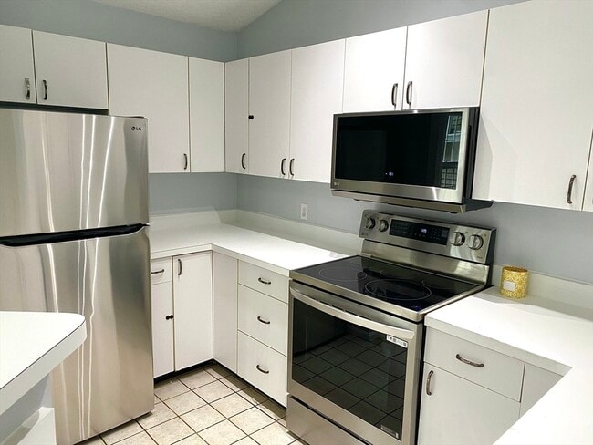 Foto del edificio - 152 Tyson Commons Ln