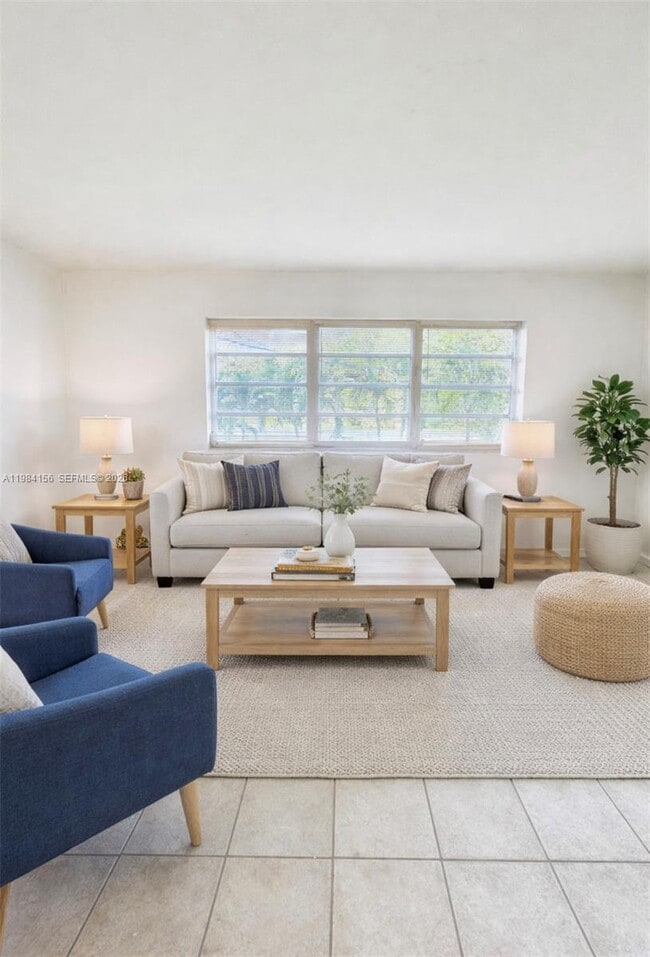 Building Photo - 1477 SW 24th Ct