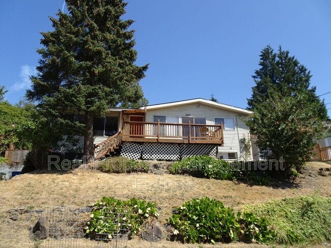 Building Photo - 3800 37th Ave S
