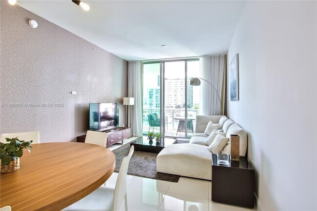 Foto del edificio - 7928 East Dr