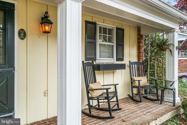 Building Photo - 9102 Volunteer Dr