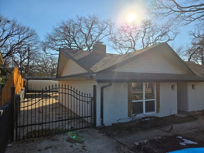 Foto del edificio - Charming house in Hurst Tx