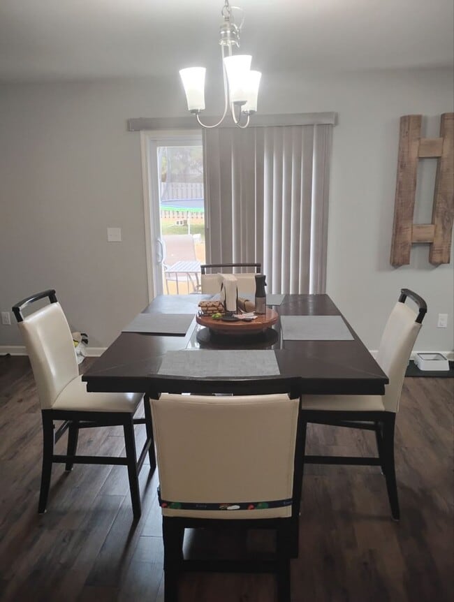 Building Photo - Modern-Lux Style 4BR/2.5BA House