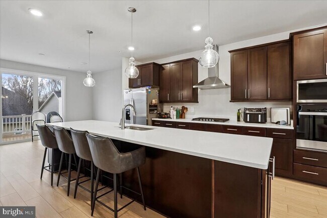 Building Photo - 10800 Blanton Wy