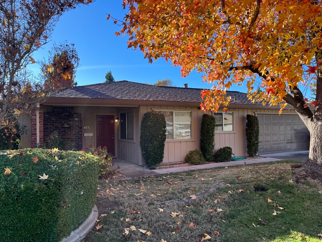 Primary Photo - 248 Riverbrook Way