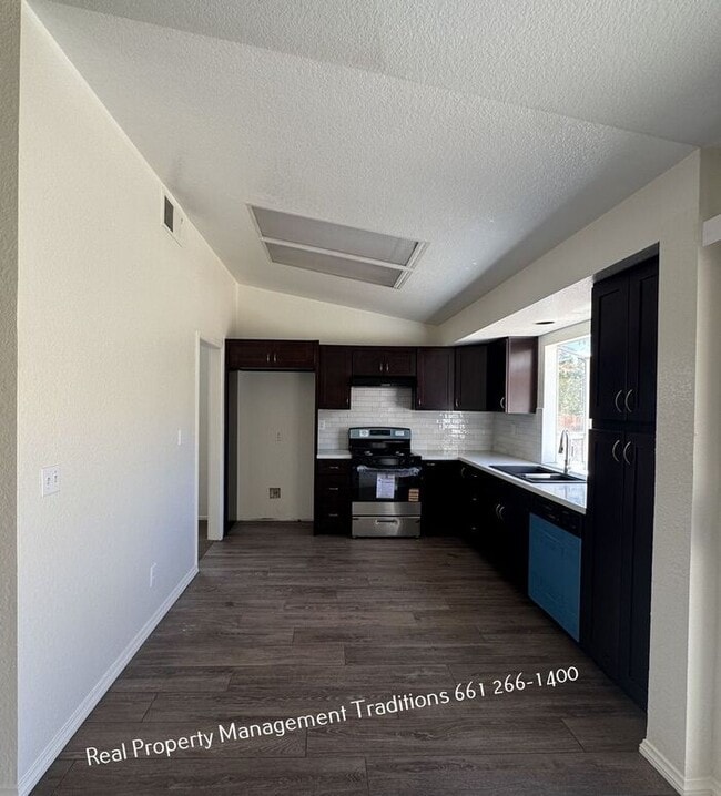 Foto del edificio - 50% OFF FIRST MONTH'S RENT!!! GREAT Westsi...