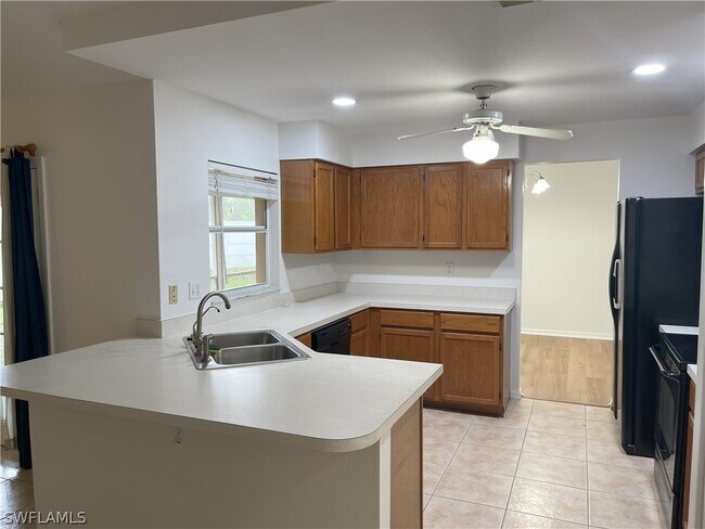 Foto del edificio - 9758 Country Oaks Dr