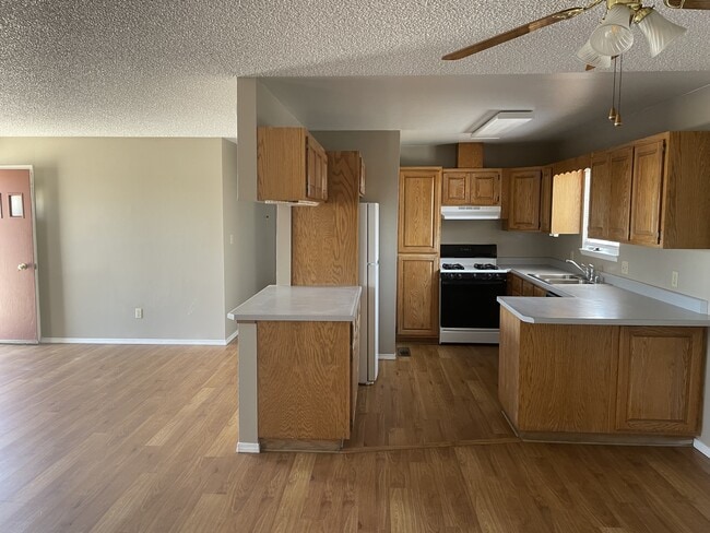 Building Photo - 961 Mckay Ct