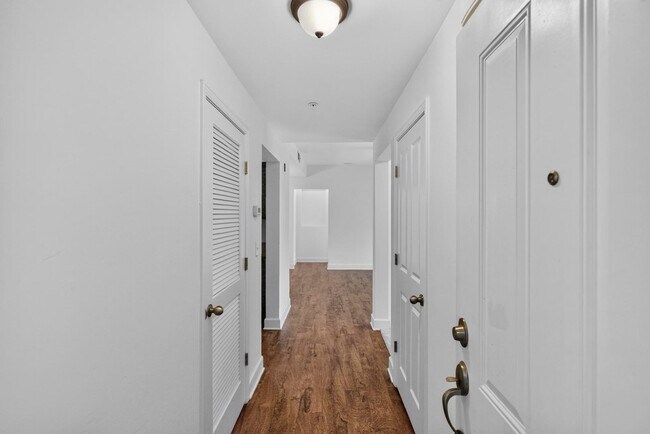 Building Photo - 8605 Peckham Ln