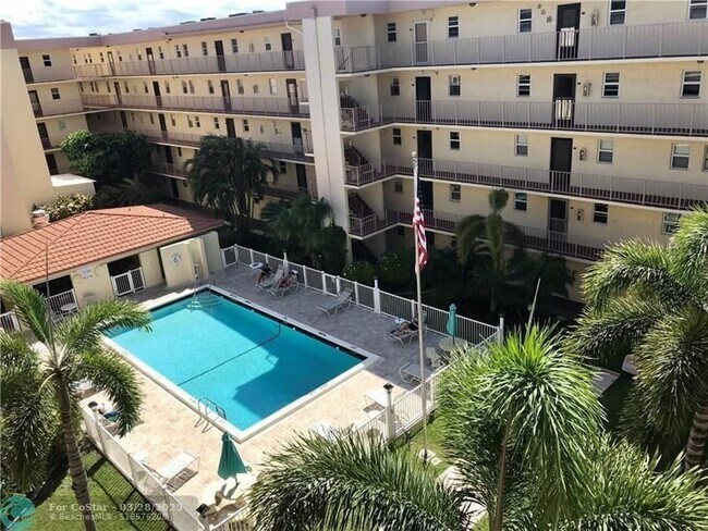 Foto del edificio - 4629 Poinciana St