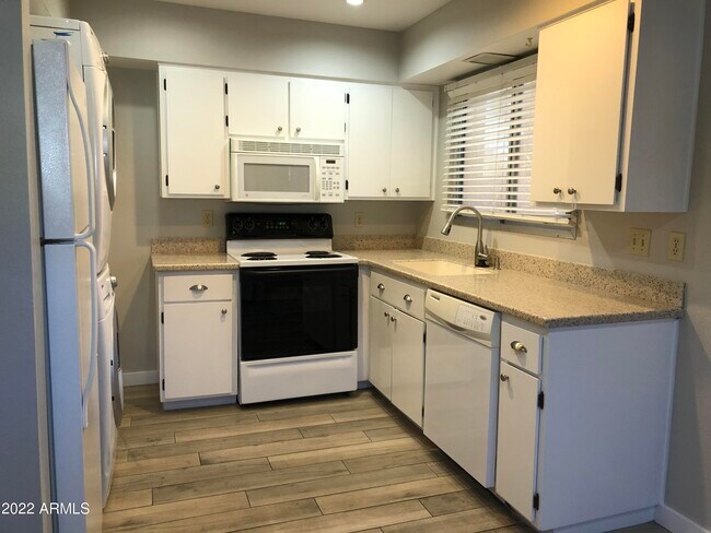 Foto del edificio - 1172 E Vaughn St