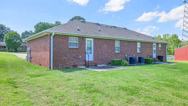 Foto del edificio - 14968 Cambridge Ln
