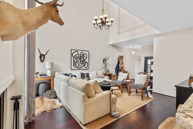 Building Photo - 2220 Bering Dr