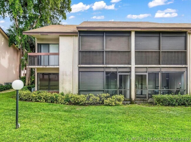 Foto del edificio - 2355 SW 15th St