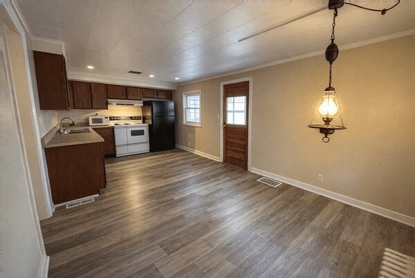 Foto del edificio - 331 Sycamore Rd