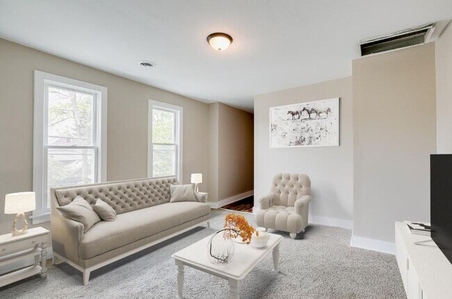 Foto del edificio - 1213 NE Lowry Ave