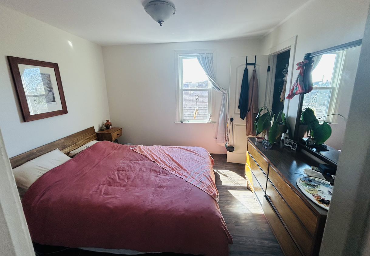 Primary Photo - 3503 W Dickens Ave