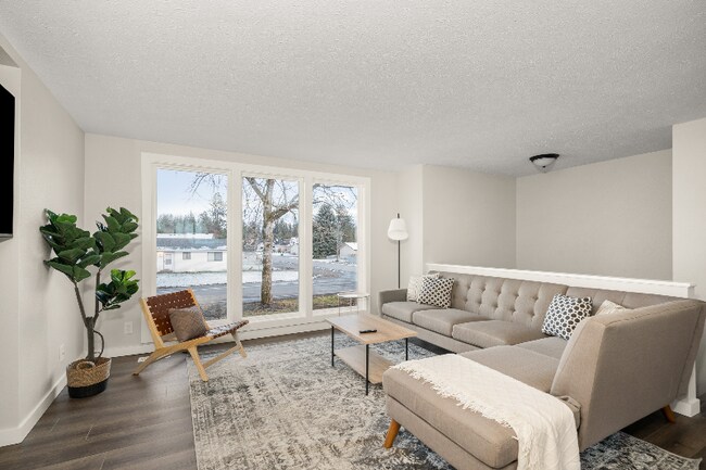 Building Photo - 10025 N Hillview Dr