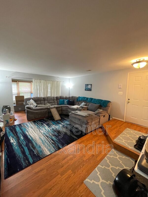Foto del edificio - 7501 Ashby Ln