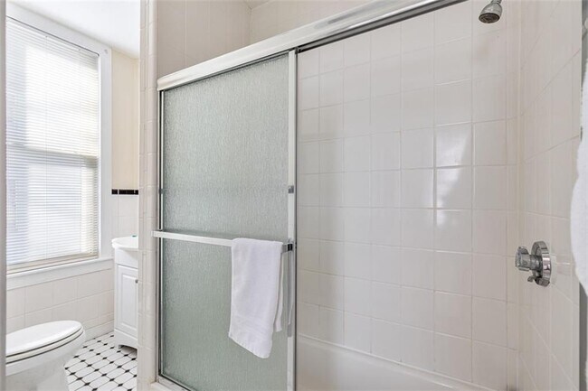 Building Photo - 1402 Westminster St