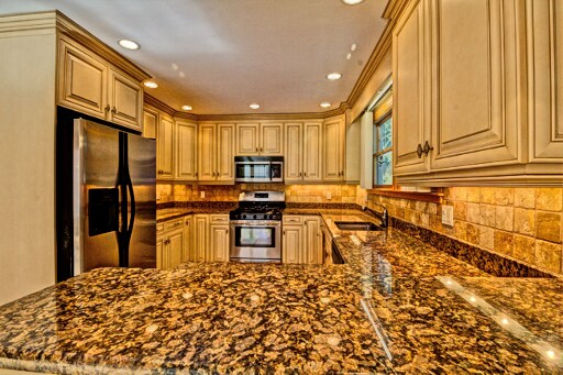 Building Photo - 77 Crafts St