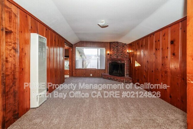 Building Photo - 420 Carrillo St