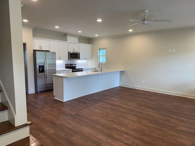 Foto del edificio - New Construction 3 Bed/3.5 Bath Available ...