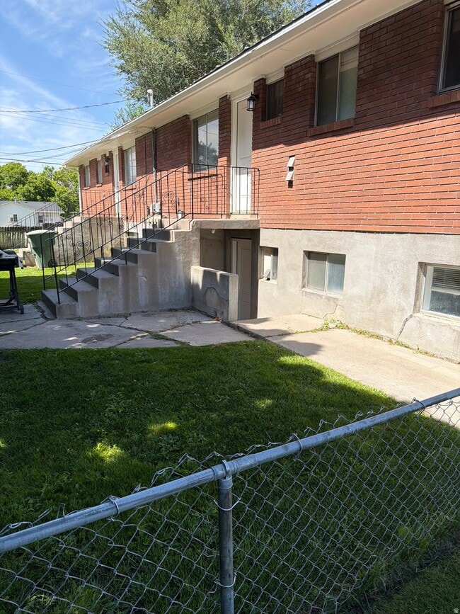 Foto del edificio - 625 Poole Ave