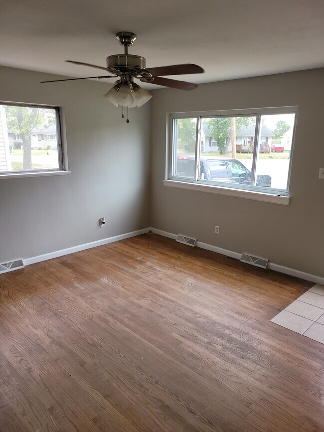 216 Briarwood Dr, Granite City, IL 62040 House for Rent in Granite