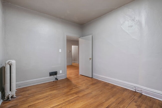 Building Photo - 512 S Millvale Ave